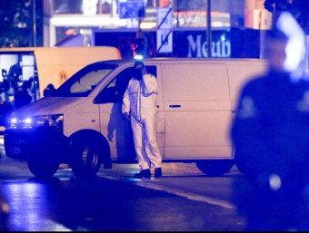 La policia belga ha desplegat un operatiu aquest dissabte al barri de Molenbeek, a Brussel·les EFE