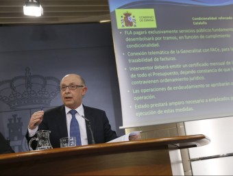 Cristóbal Montoro, divendres passat, explicant les condicions que imposa a Catalunya per rebre el FLA EFE
