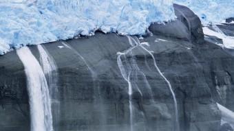 El desgel causat per l'efecte hivernacle, a Groenlàndia  ARXIU