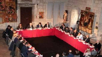La reunió dels alcaldes amb el conseller Ferran Mascarell i el president de la Diputació, Pere Vila, es va celebrar ahir al Saló del Tron del Museu d'Art de Girona joan sabater