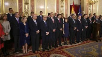 L'executiu espanyol i representants institucionals escolten Posada EFE