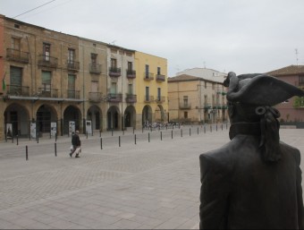 Plaça Major d'Almacelles, ben aprop d'on s'ha registrat l'assalt a un habitatge D.M