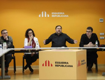 Rovira, Junqueras i Salvadó, ahir en l'executiva d'ERC per valorar l'acord de Junts pel Sí i la CUP MARTA PÉREZ/ EFE