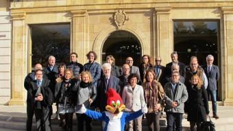Els representants dels ens públics i privats al Palau de la Diputació de Tarragona INFOCAMP