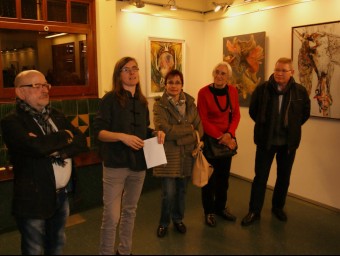 L'acte de reconeixement a August Puig , a la biblioteca, va ser presentat pel crític d'art i amic de l'artista Jaume Fàbrega ( a l'esquerra) EL PUNT AVUI