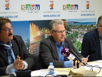 L'alcalde, Pere Granados, amb els regidors Toni Brull (PSC) i Jesús Barragán (CiU) INFOCAMP
