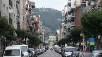 A l'avinguda Mediterrània de Pineda de Mar , en el barri del Poblenou, es localitzen alguns dels pisos buits en mans dels bancs T.M