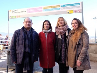 Els alcaldes de Viladecans, Gavà, Sant Boi i Castelldefels, a l'estació de Molí Nou EL PUNT AVUI