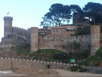 La muralla de la Vila Vella de Tossa, que es vol restaurar en part. EL PUNT AVUI