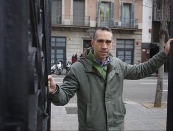 Aitor González, fundador de Txanogorritxu-Caputxeta Vermella, a Barcelona.  ORIOL DURAN