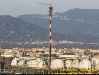Instal·lacions industrials al polígon petroquímic nord del Tarragonès, al terme municipal del Morell ARXIU