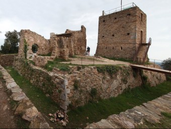 El castell de Sant Miquel , que tant Celrà com Girona volen al seu terme JOAN SABATER