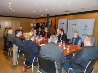 Reunió ahir entre l'alcalde de Salou i els agents econòmics de la Costa Daurada sobre el conegut com BCN World EL PUNT AVUI