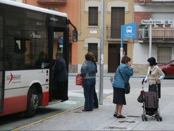 L'ús del bus urbà d'Igualada es va incrementar en un 10% el 2015 respecte l'any anterior ÒSCAR LÓPEZ