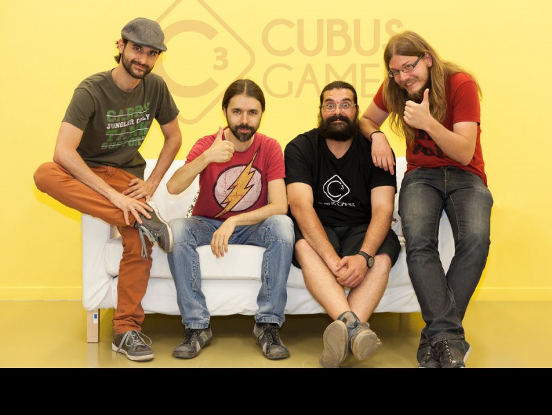 Part d'una aplicació. Els quatre emprenedors en una de les sales de Cubus Games a Igualada.  ARXIU ARXIU