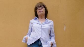 Antònia Vicens , escriptora de prosa, novel·la i poesia, guanyadora dels Premis Nacionals de Cultura, a Santanyí, el seu poble natal. LLEONARD MUNTANER