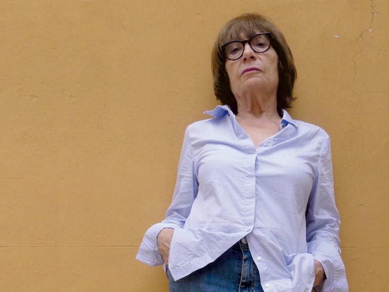 Antònia Vicens , escriptora de prosa, novel·la i poesia, guanyadora dels Premis Nacionals de Cultura, a Santanyí, el seu poble natal. LLEONARD MUNTANER