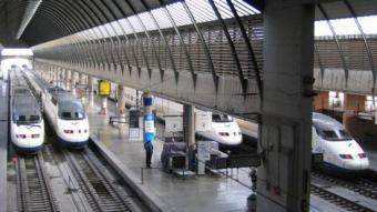 Trens d'alta velocitat a l'estació de l'AVE de Sevilla ARXIU
