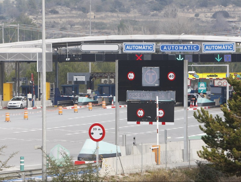 Imatge del peatge de l'autopista C-16, a la barrera de Sant Vicenç de Castellet ORIOL DURAN