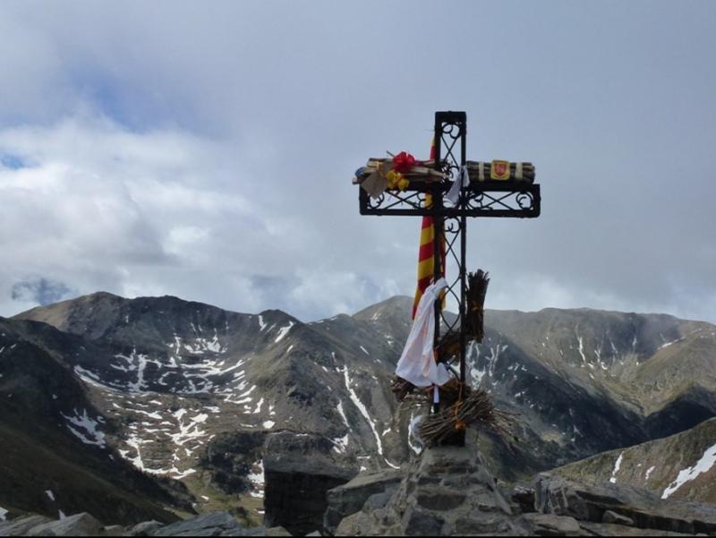 La creu del cim del Canigó a 2.784 metres d'altitud GRAND SITE CANIGÓ
