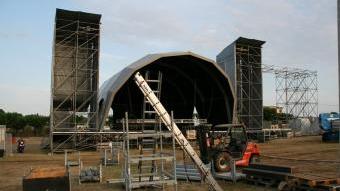Imatge d'ahir de les instal·lacions del festival Canet Rock als terrenys del Pla d'en Sala CANET ROCK