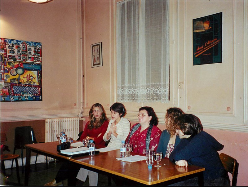 L'Equip d'Atenció a la Dona professionalitzava la tasca iniciada per l'entitat. Es va presentar en societat l'any 1999. DONES AMB EMPENTA