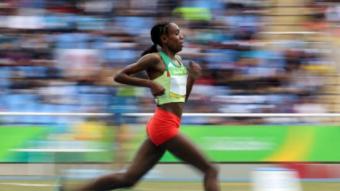 Almaz Ayana , una de les últimes perles de l'atletisme etíop, volant cap a la plusmarca mundial de 10.000 m REUTERS