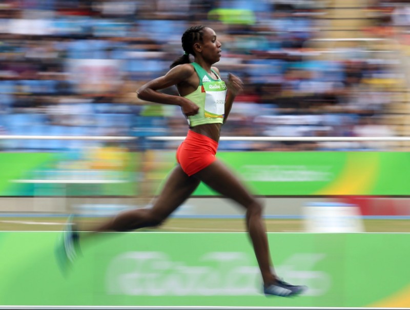 Almaz Ayana , una de les últimes perles de l'atletisme etíop, volant cap a la plusmarca mundial de 10.000 m REUTERS