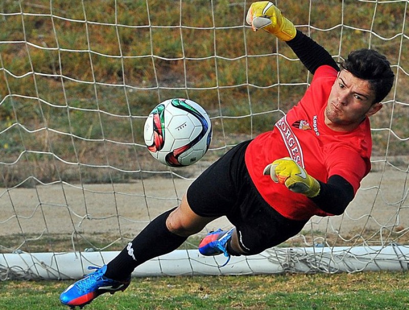 Embela, en un entrenament amb el Reus CF REUS DEPORTIU