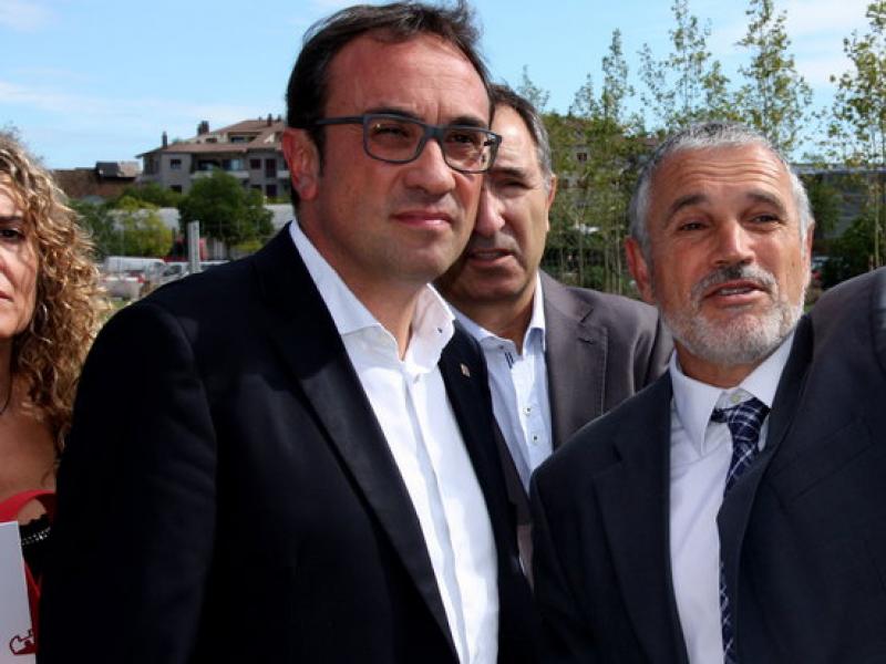 El conseller Rull amb l'alcalde de vilafranca, Pere Regull en la visita d'ahir ACN
