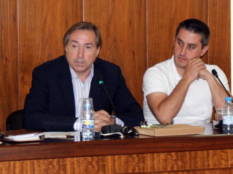 Jordi Sánchez i Ramon Ferré exalcalde i alcalde de Calafell, en una imatge d'arxiu. ARXIU