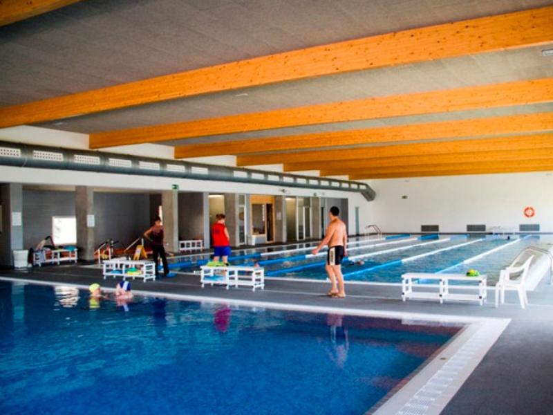 La piscina municipal de Cunit est troba al Complex Esportiu Municipal Els joncs. AJ. CUNIT