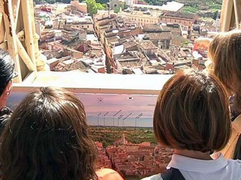 La proposta inclou veure la posta de sol dalt del campanar de l'església de Sant Joan, l més alt de Catalunya EPN