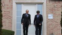 El president Quim Torra i l’expresident Carles Puigdemont sortint de la Casa de la República, a Waterloo