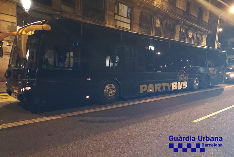 Denunciat un autobús que feia activitat de per Barcelona amb el conductor drogat | ACN barcelona | Societat | El Punt Avui