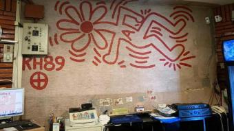 ’Acid’, de Keith Haring, situat al carrer Atenes de Barcelona.