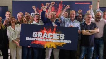 Joan Soteras celebra la victòria en les eleccions d’ahir amb el seu equip