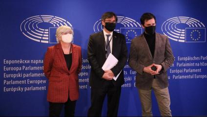 Ponsatí, Puigdemont i Comín en una imatge d’arxiu al Parlament Europeu