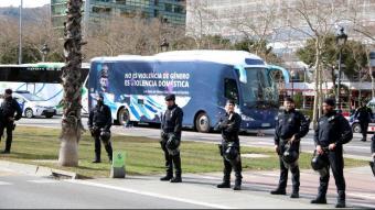 El bus d’Hazte Oír, vigilat per mossos el 2019