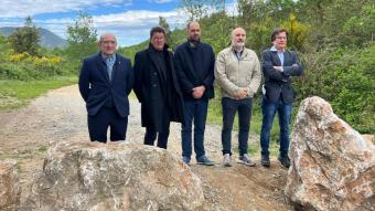 Els alcaldes reunits al Coll de la Manerella