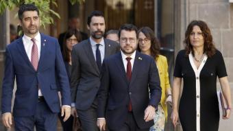 El president del Govern, Pere Aragonès, el vicepresident, Jordi Puigneró, i la consellera de Presidència, Laura Vilagrà, abans del Consell Executiu