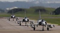 Tres aparells Mirage 2000 de l’exèrcit de l’aire de Taiwan es preparen per enlairar-se des de la base de Hsinchu