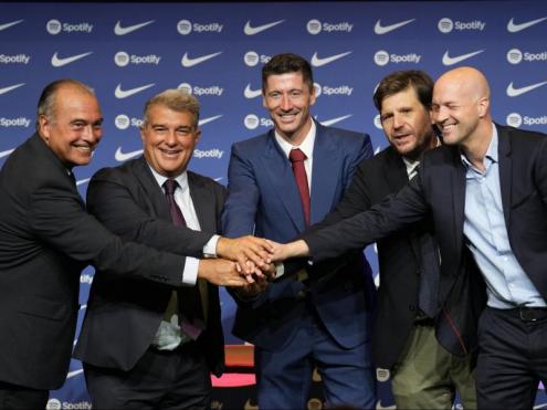 La junta directiva del Barça treballa amb el temps en contra per poder inscriure tots els futbolistes de la plantilla.
