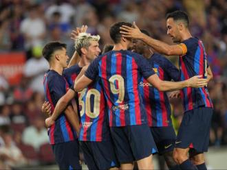 Els jugadors del Barça celebren un dels sis gols que van fer al Pumas