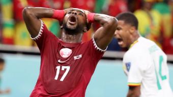 Ismail Mohammad es lamenta d’una ocasió perdonada durant el partit contra Senegal