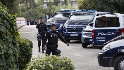 Ampli dispositiu policial a la seu de l’ambaixada d’Ucraïna a Espanya després de rebre paquets sospitosos