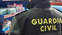 La Policia i la Guàrdia Civil detenen un home a Girona i s’emporten documentació