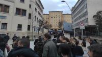 Concentració davant la comissaria de Lleida contra les detencions