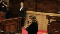 La consellera Vilagrà intervenint al ple del Parlament d’ahir