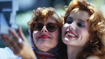 Susan Sarandon, a l’esquerra, i Geena Davis en una famosa escena de ‘Thelma i Louise’
